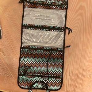 Vera Bradley NWOT hanging toiletries bag